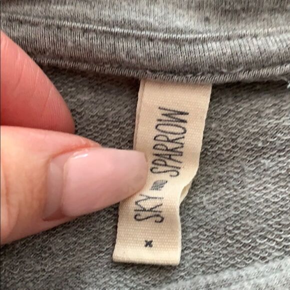 SKY AND SPARROW Lace Up Womens Sweatshirt | size M - Picture 6 of 6